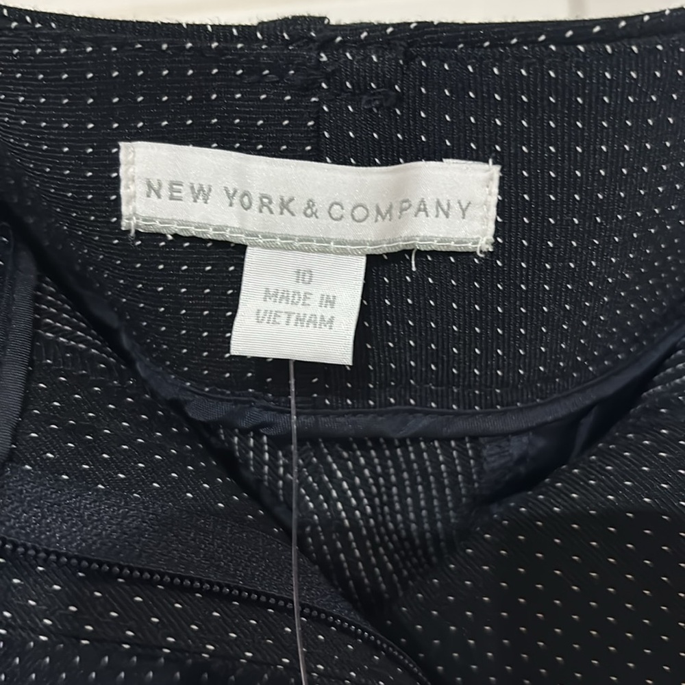 Brand new slim ankle pant. - Picture 2 of 5
